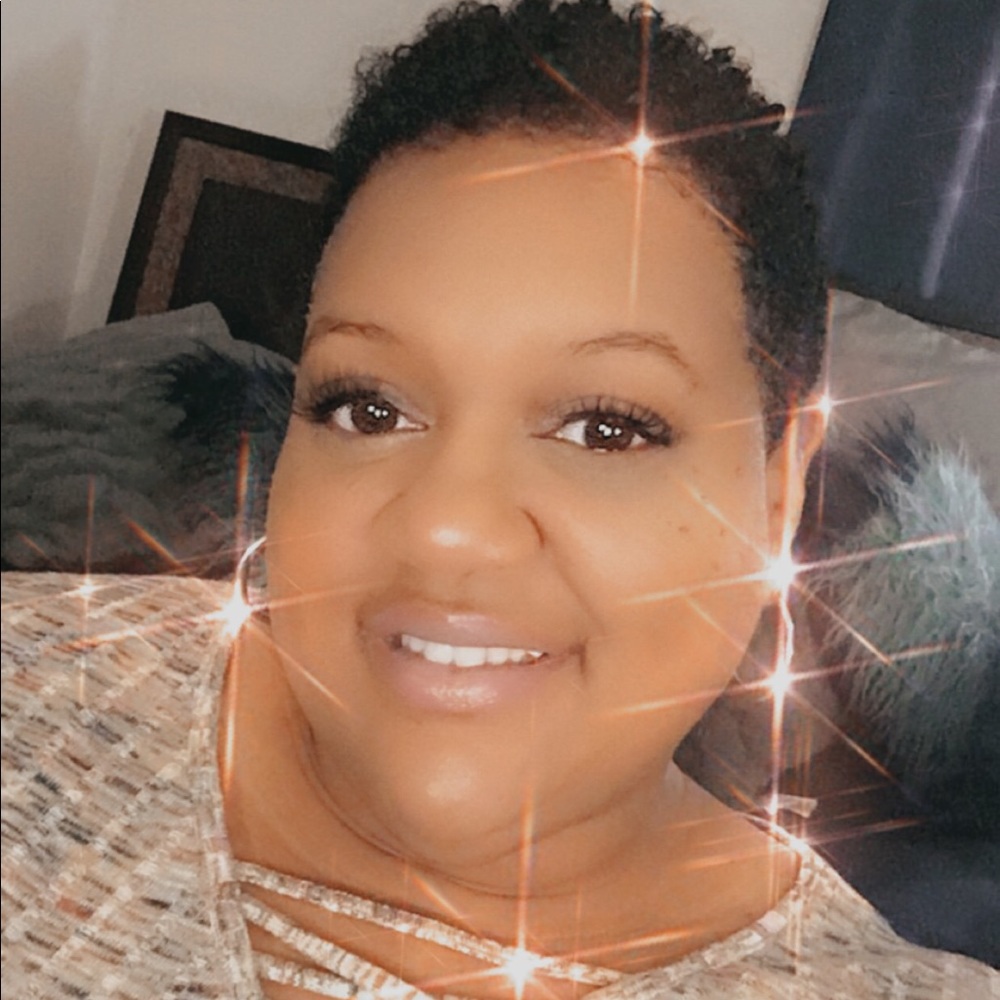 Meet your Posher, Monica